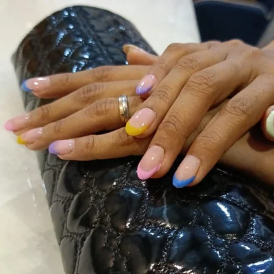 <img data-src='nail art-05.jpg'alt='nail art at home'/>